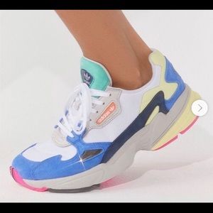 Adidas Falcon W